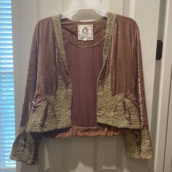 ❌❌ Lost in Paradise Velvet Jacket - Picture 1 of 5